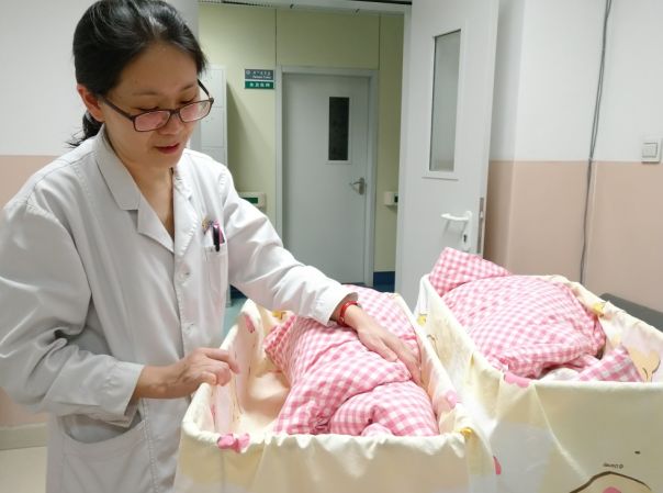 代孕产子